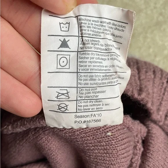 Carhartt knit purple hat - Picture 5 of 8